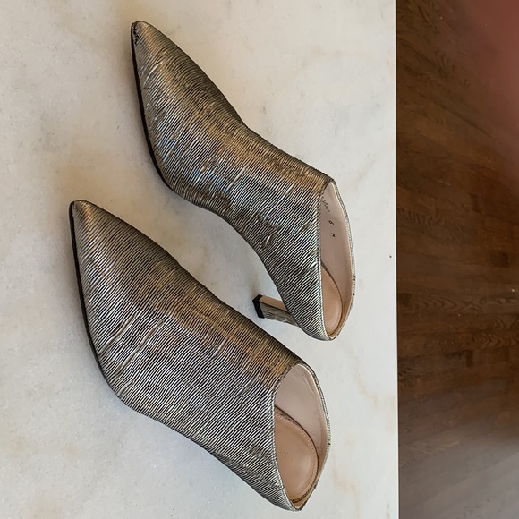 Stuart Weitzman size 6 silver mules with kitten heel. - Picture 2 of 7